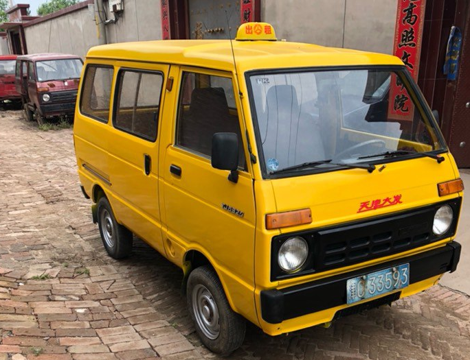 当年起步价最便宜的出租车,广告词雷人,90后对它都没印象了!