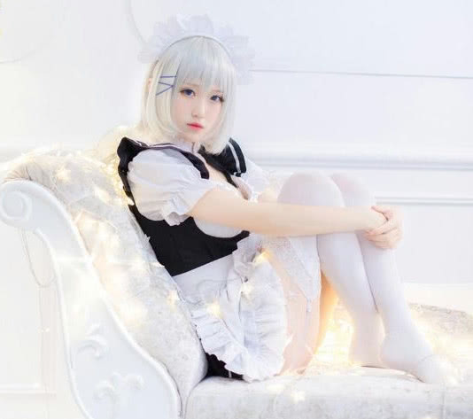 腐团儿又一女仆装火了为了pk也是拼了网友美得像初恋