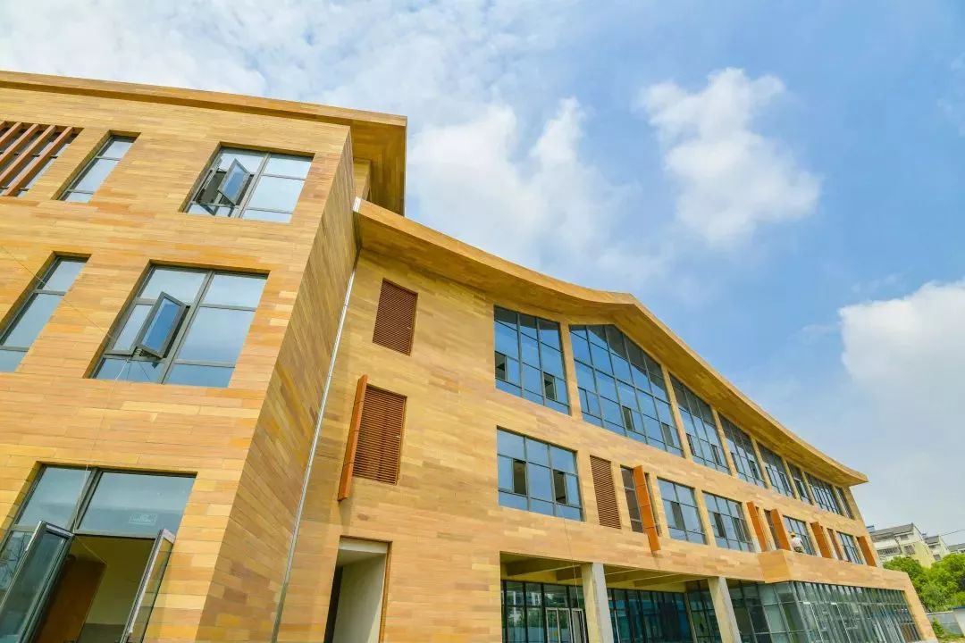 91 苏州市沧浪中学校苏州市沧浪中学校是苏州中学教育集团成员校与