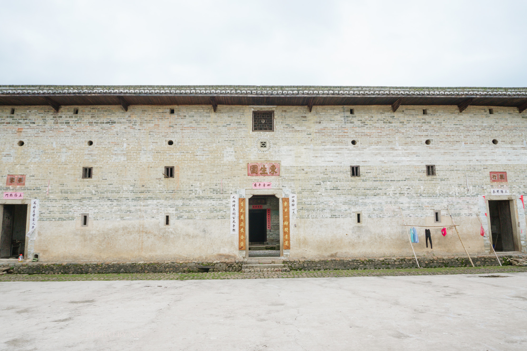 原创中国最大的方形围屋就位于江西的赣州,被誉为"中华民居一绝"