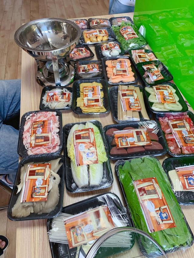 长春版办公室小野出现啦在单位就敢吃火锅胆子太大了