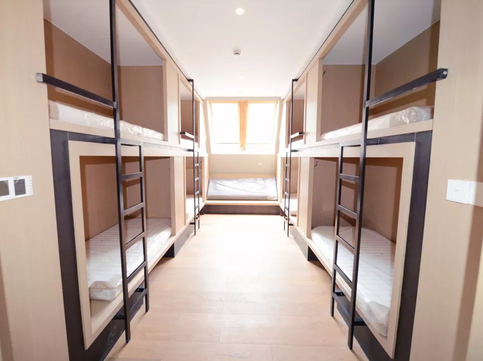 基地地址半山伴水度假村&飞想探索公园地址:宁波市龙观乡龙兴路299号