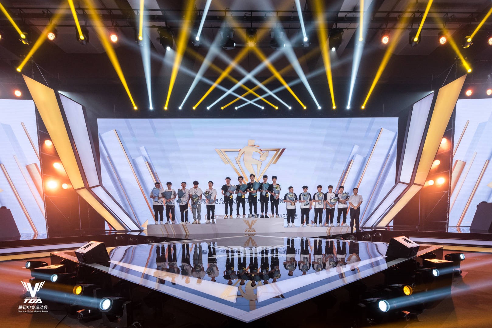 丝毫不惧职业战队 kssc成功夺得tga《王者荣耀》国际赛冠军荣誉