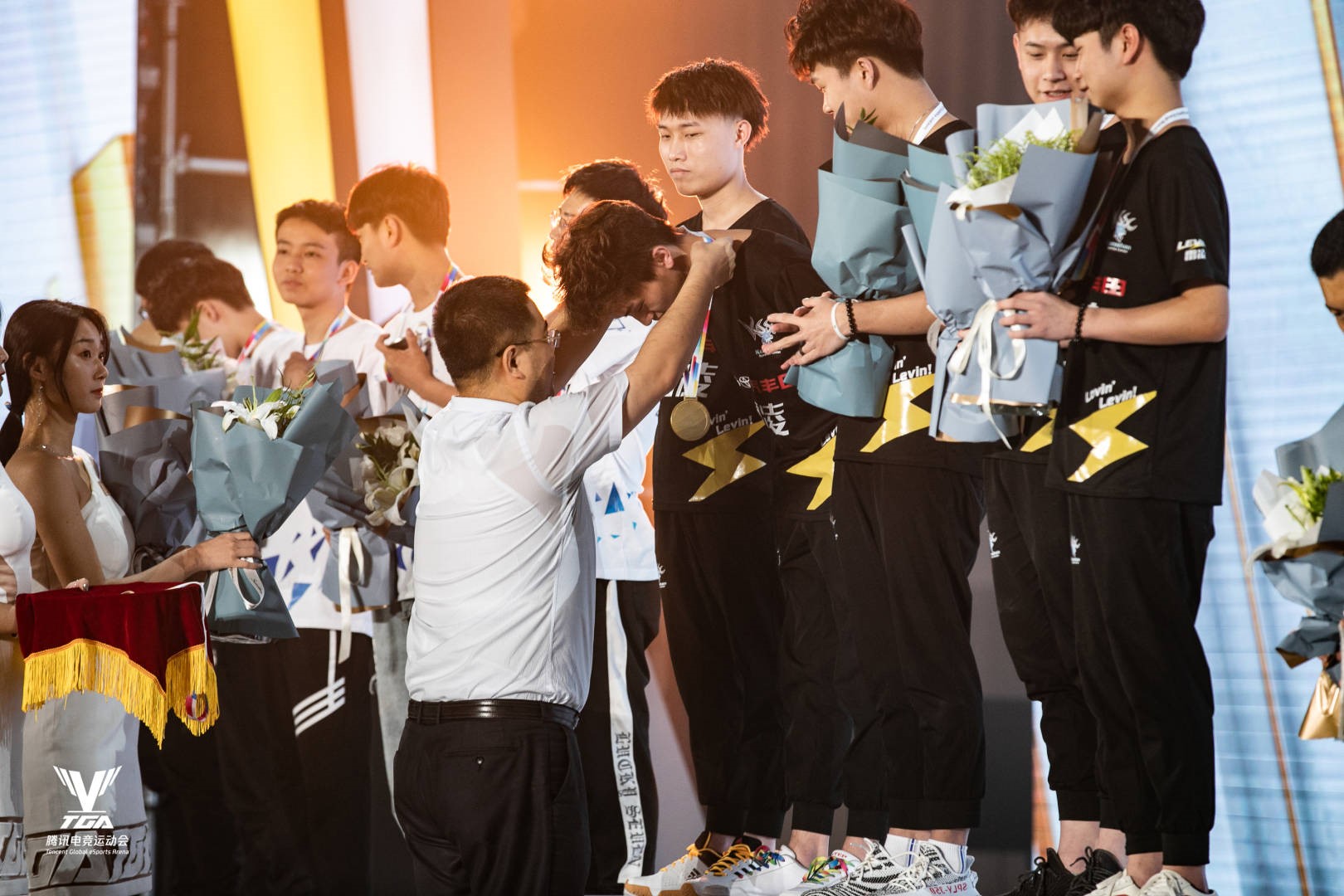 丝毫不惧职业战队kssc成功夺得tga王者荣耀国际赛冠军荣誉