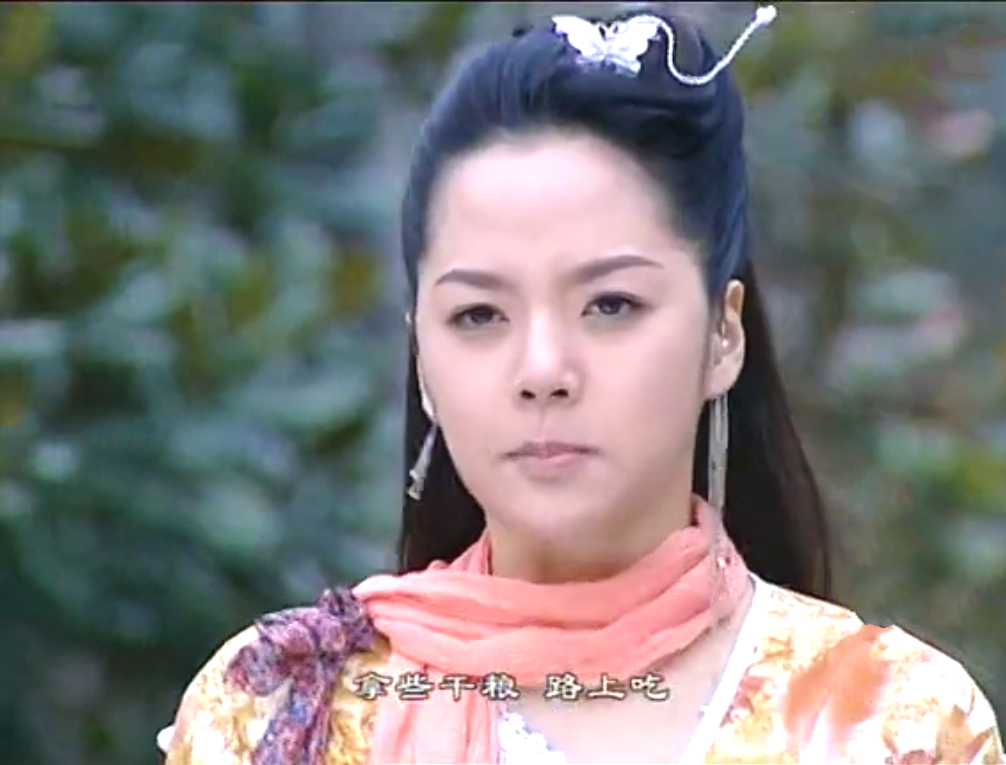 发饰蛇形走位的古装女子殷嫱端庄潘语嫣清爽息红泪风情十足