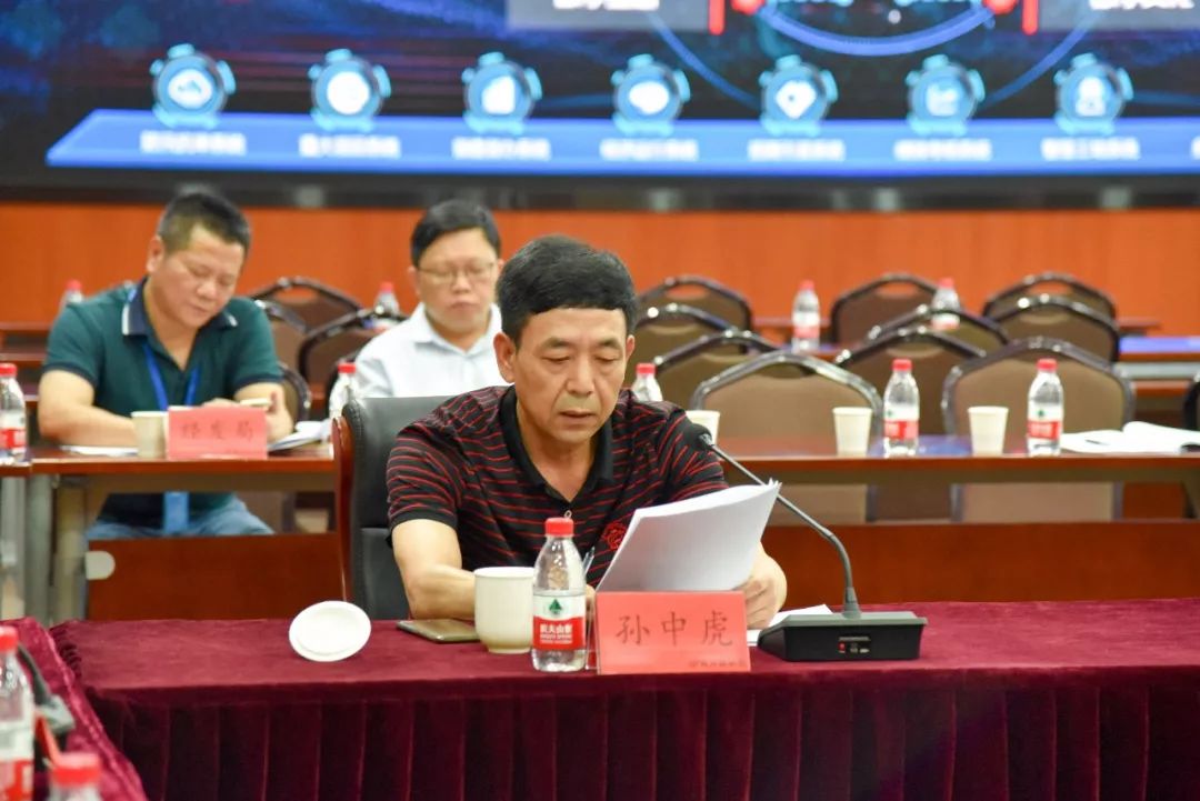 省科技厅副厅长周世举,创新办主任郑群力,福州市科技局副局长邹勇志