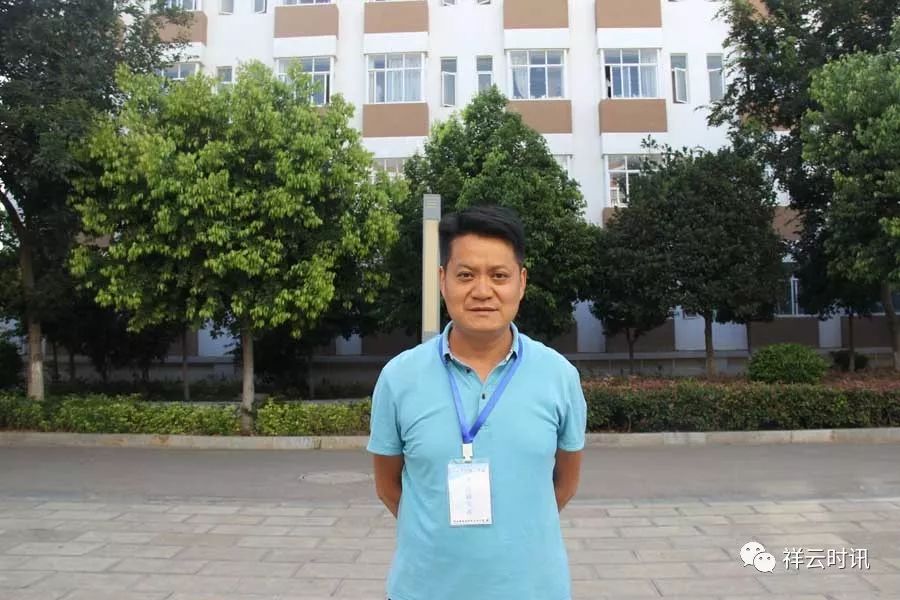 祥云一中副校长杨建林说:"中考期间,因为有的学校距离考点较远,所以