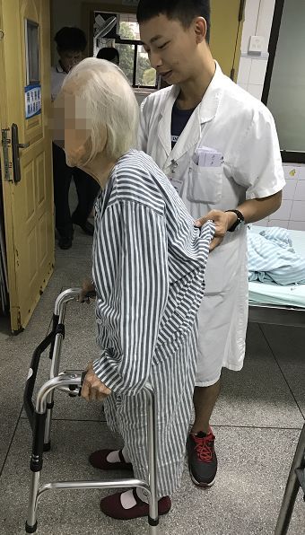 市二医院医生上门诊查后,结果.