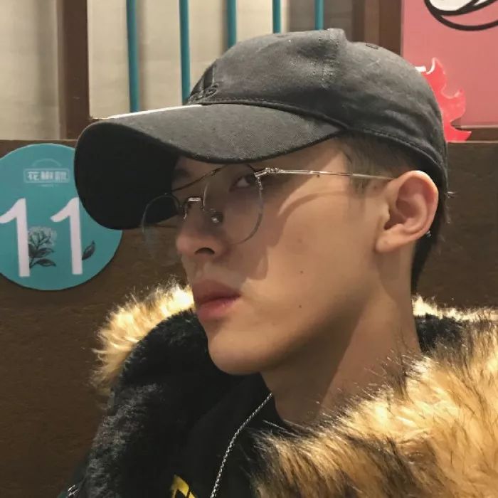 头像帅气男生侧颜头像