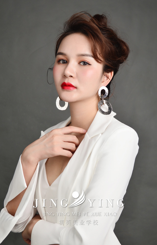 时尚化妆作品分享,诠释都市女性魅力!