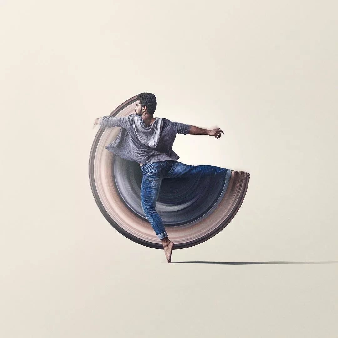 取出1像素来拉伸,再利用ps的极坐标滤镜,画出一个圆环,看起来非常奇妙