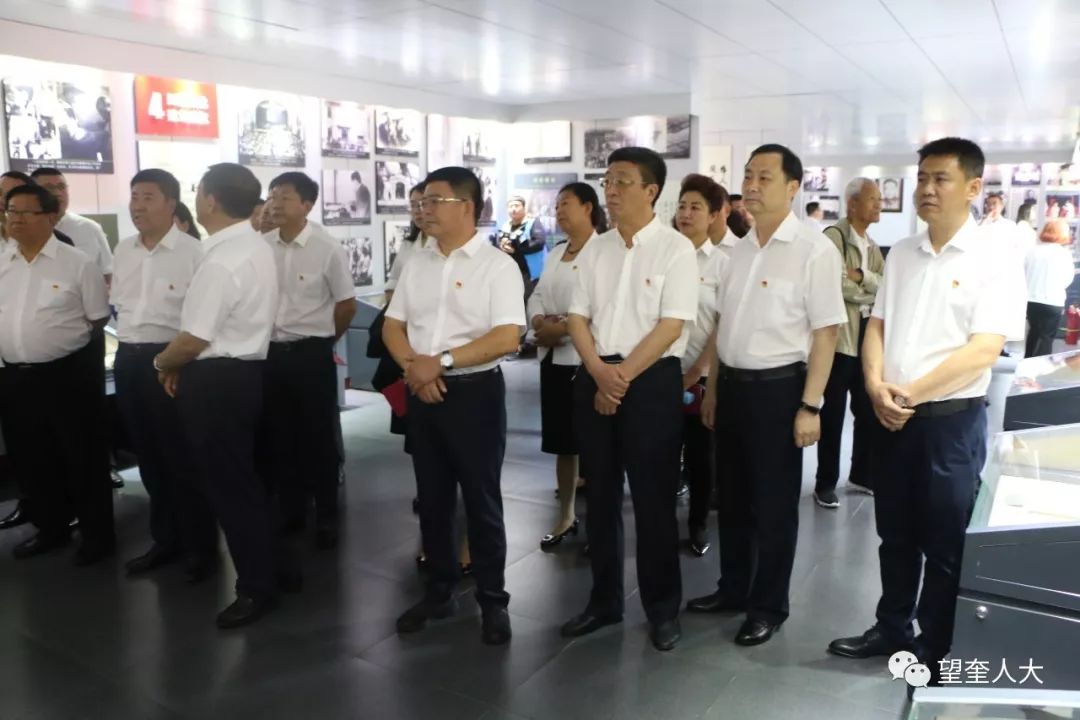 市人大常委会党组副书记,副主任李月波,市人大常委会副主任宋树生