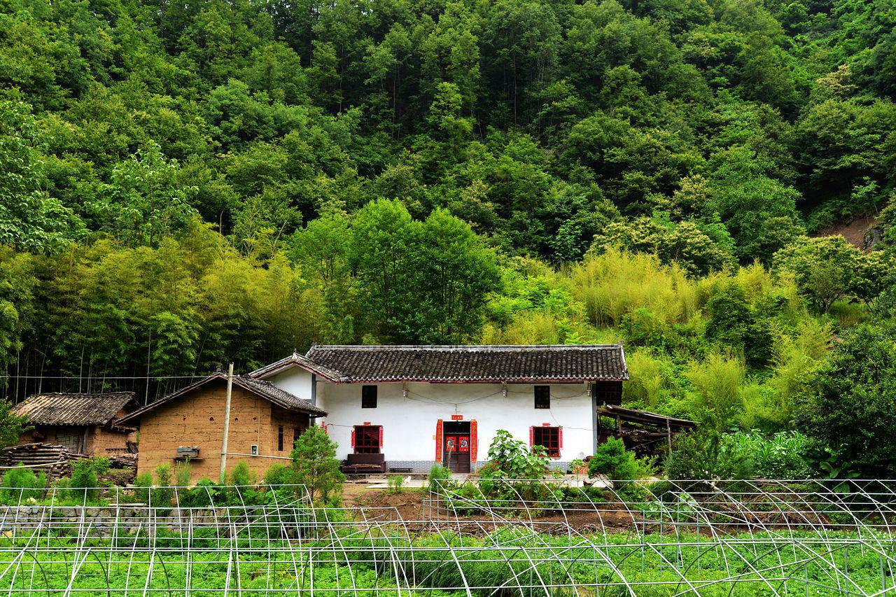 陕西省洛南县城这个仅有6万人口的山区县城房价6000元高不高