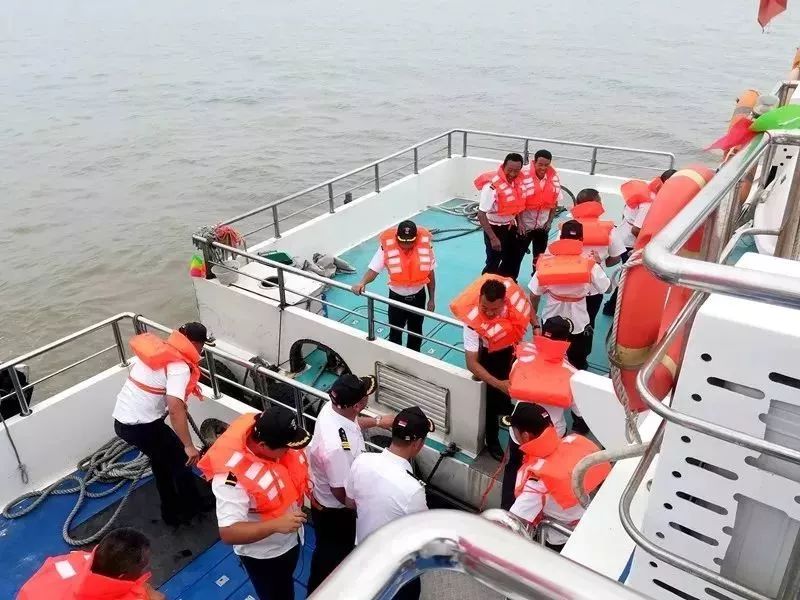 746月21日宁德三都澳海事处以"防风险,除隐患,遏事故"为主题,组织