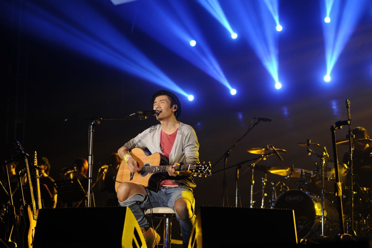 朴树在节目上坦言参加综艺是为了钱,很少有明星如此坦诚说话.