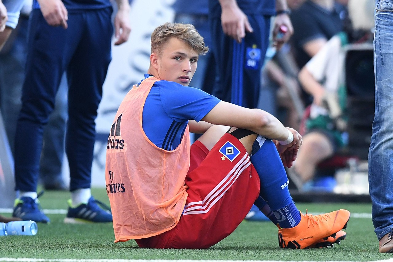 拜仁官方新援阿尔普到队先跟随二队备战