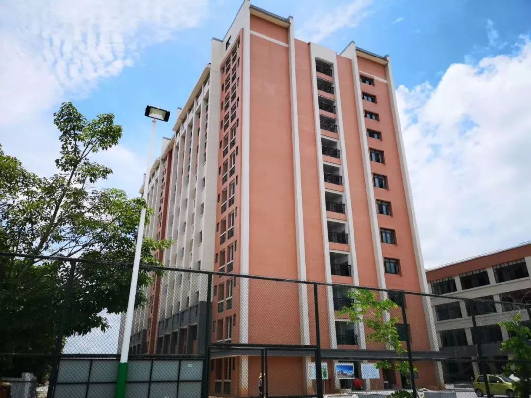 办法参加2019年揭阳市中招考试成绩优秀,并录取在空港一中就读的学生