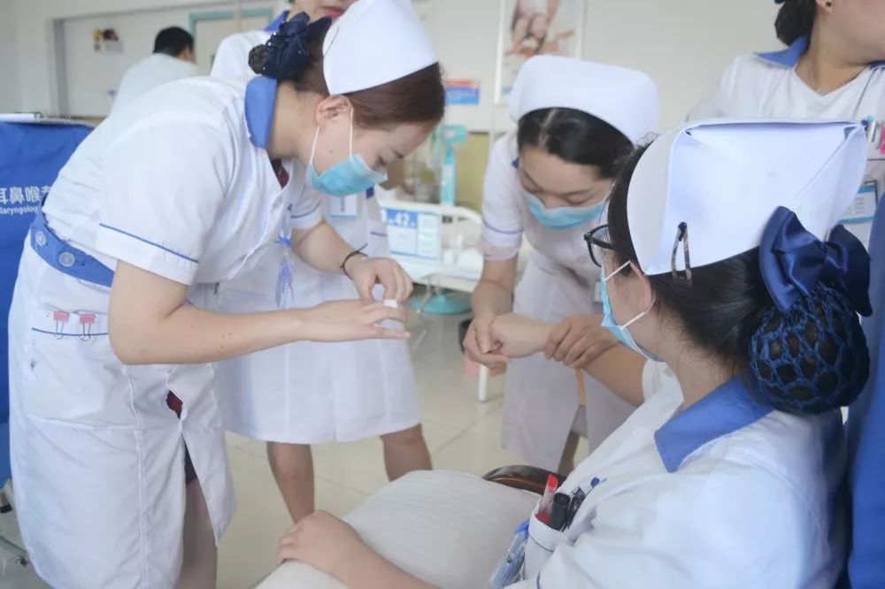 德阳耳鼻喉专科医院的护士们居然在医院做这种事