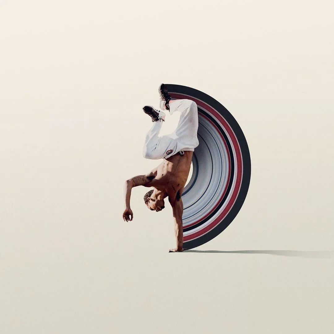 取出1像素来拉伸,再利用ps的极坐标滤镜,画出一个圆环,看起来非常奇妙