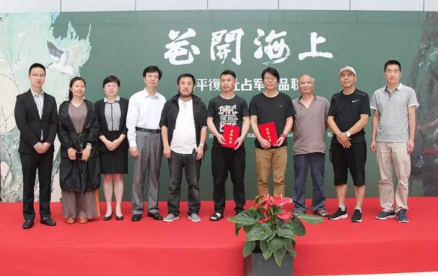 杜占军油画《灰姑娘系列》杜占军,1974年生,山东郓