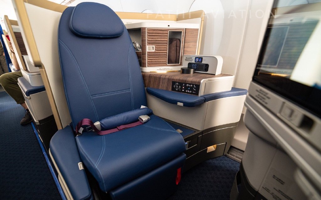 南航的a350客机将采用三级客舱布置,座位数设置314哥,包括28个商务舱