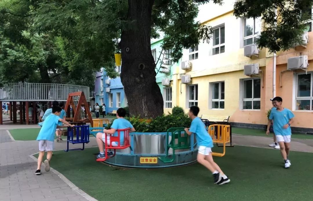 毕业班重返巴学园小豆包告别巴学园