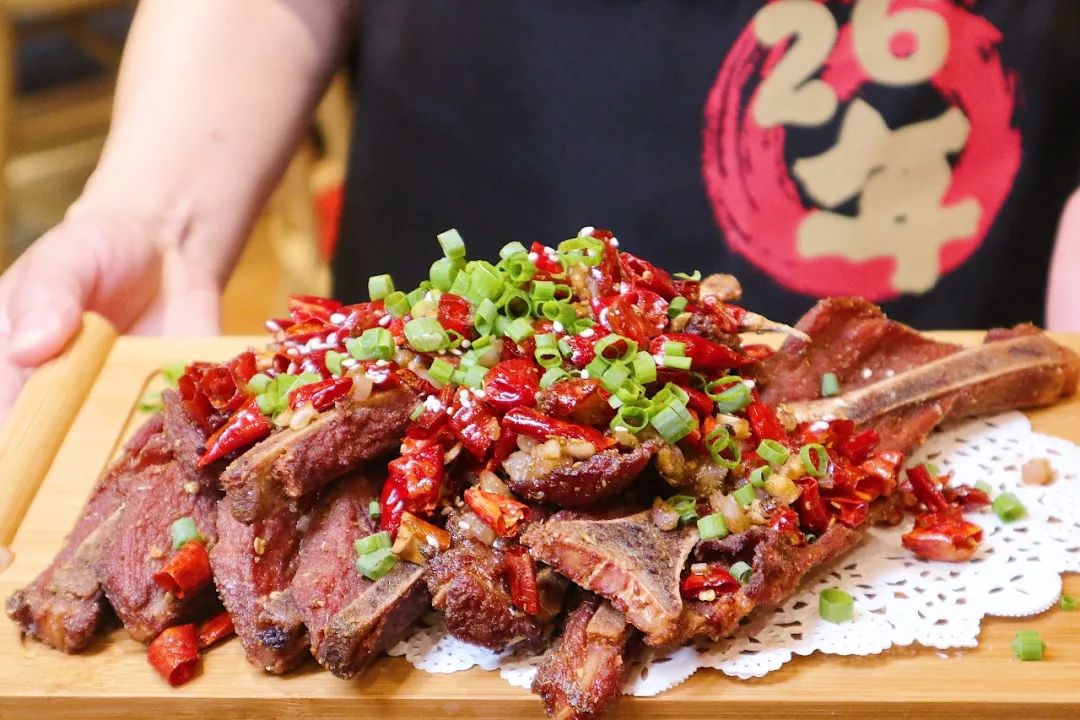 飘香扇子骨:无肉不欢爱好者的必点!