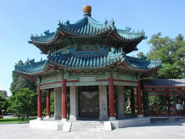 圆明园流散文物│坐石临流"兰亭八柱"及"兰亭"碑