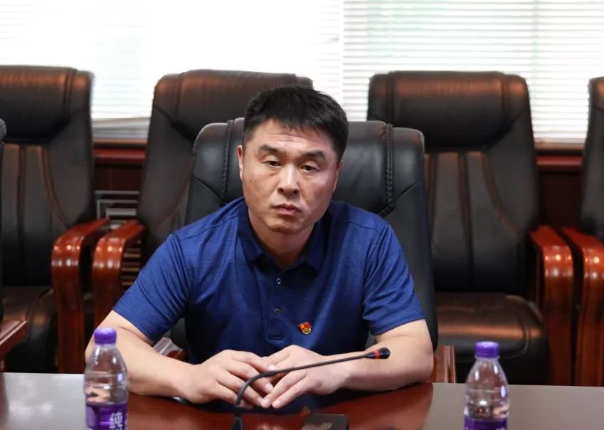 章丘区教育和体育局党组书记,局长刘国兴调研清照小学信息化建设在