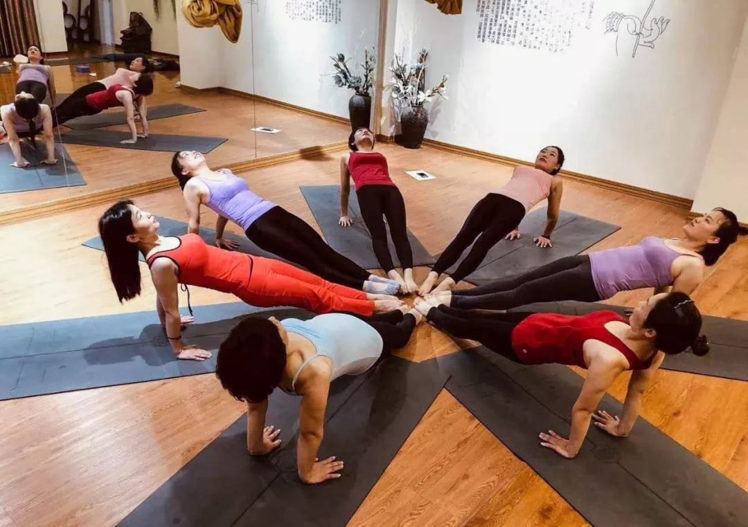 产后修复私教一对一(320元)2.肩颈理疗私教一对一(320元)3.