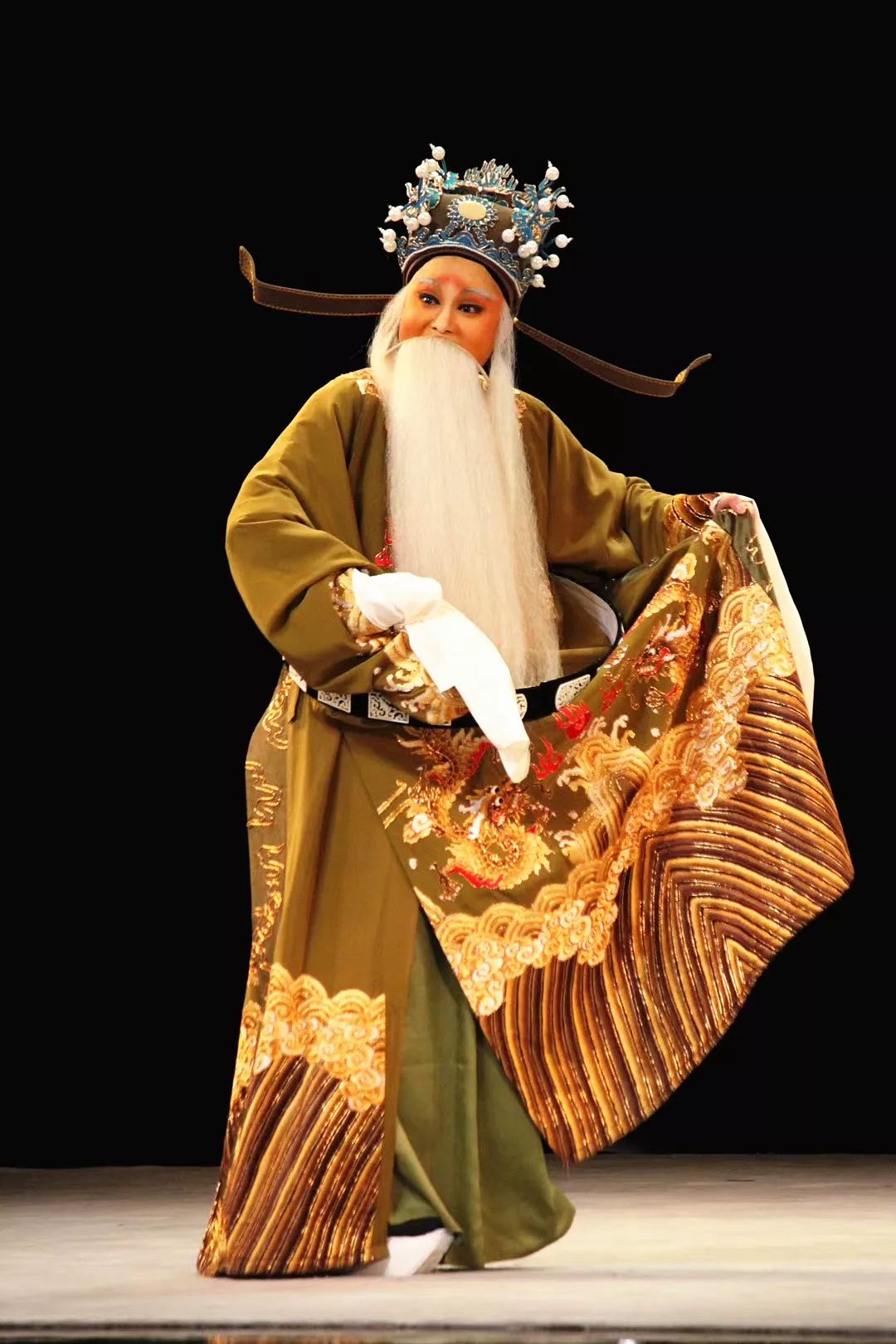 陈海峰 ,工老生兼花脸,师承张派参演剧目:《徐策跑城》汇演时间:2019.