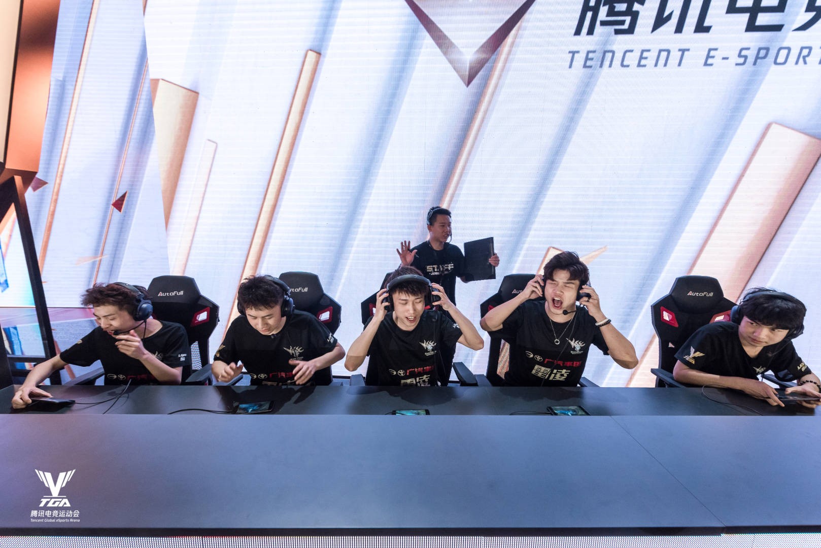 丝毫不惧职业战队kssc成功夺得tga王者荣耀国际赛冠军荣誉