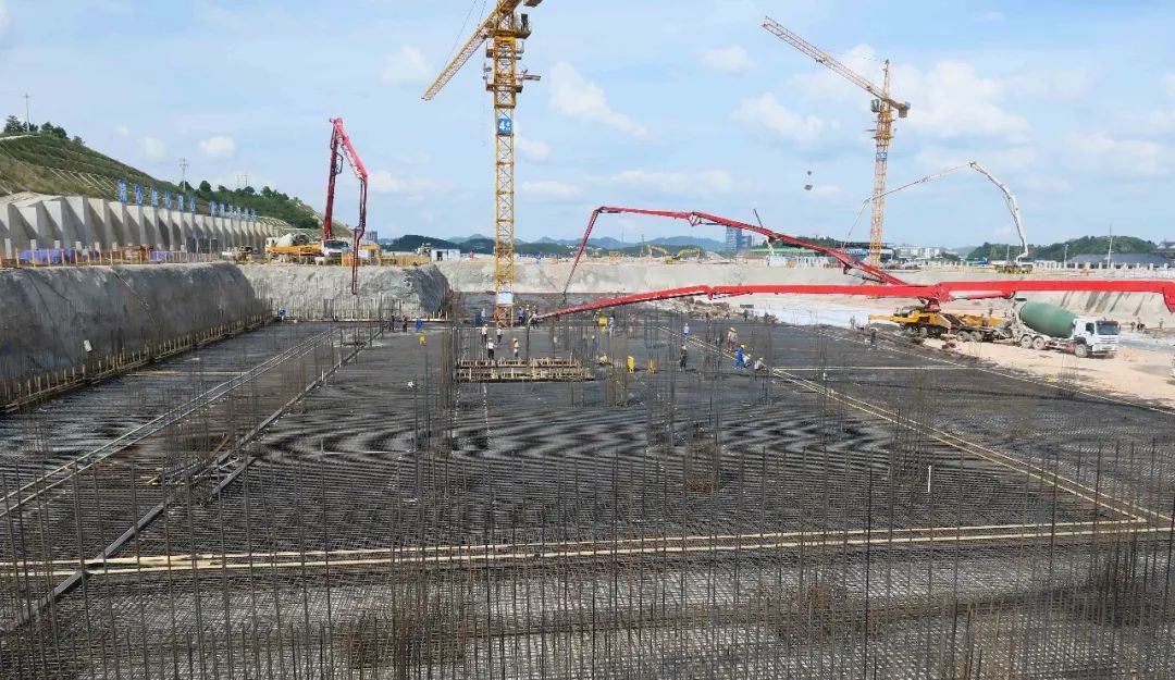 首次浇筑大体积混凝土