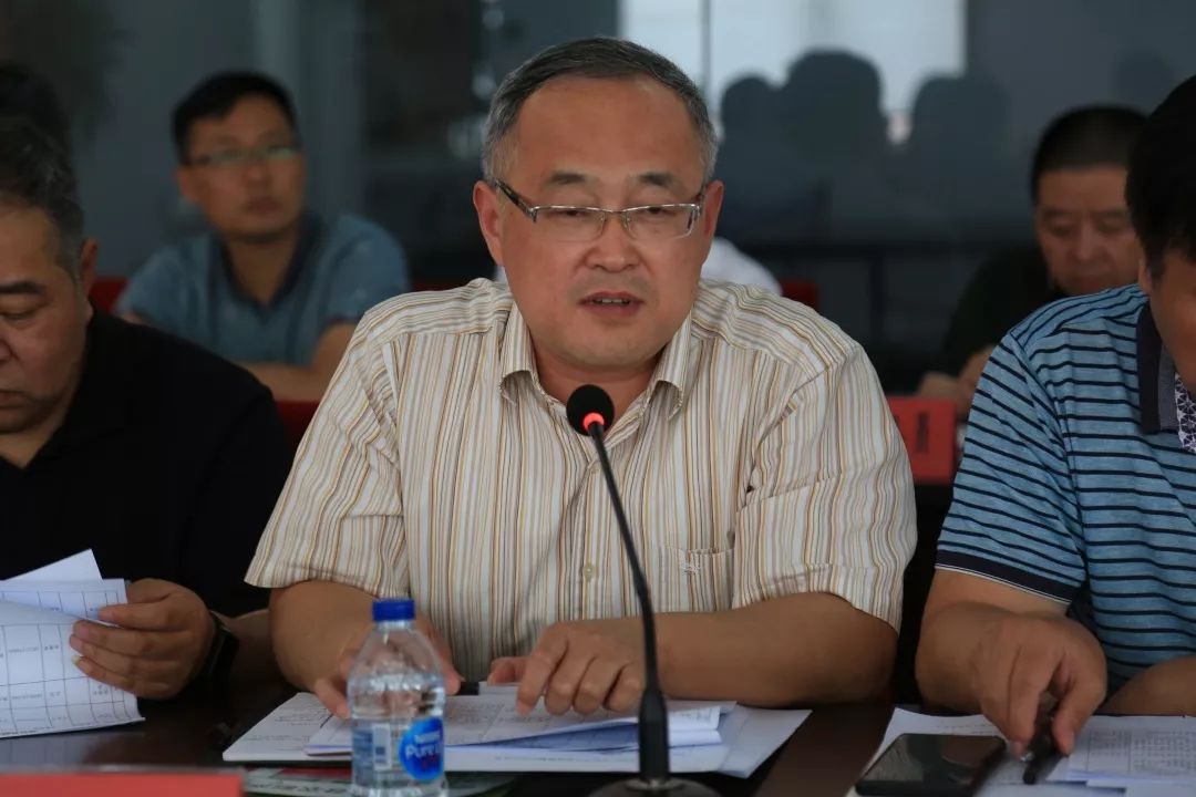 会后,区扫黑除恶专项斗争工作领导小组海台农副产品批发市场专项整治