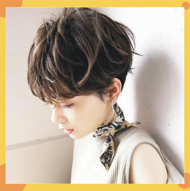 短发烫发老气?避开显老的四个雷区,照这八款短发烫减龄又时尚