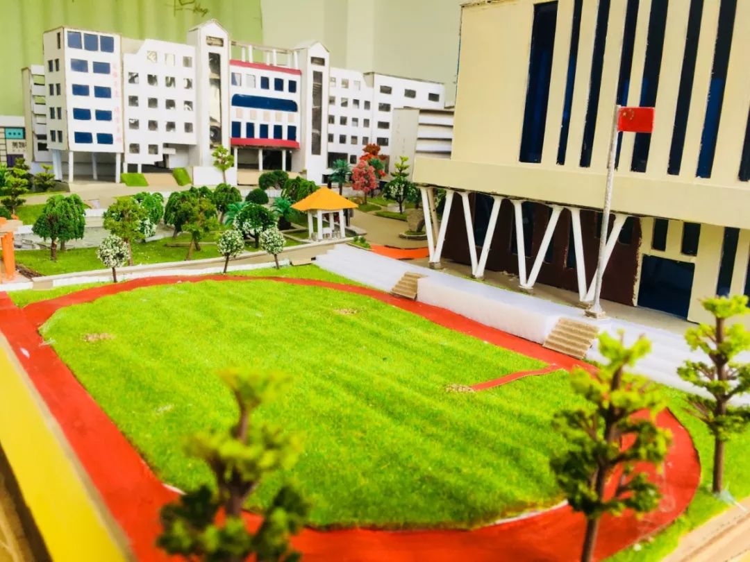 一中2017级学子制作校园全景模型为母校建校200周年献礼