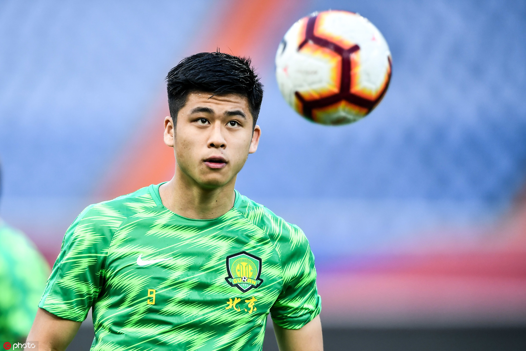 北京国安备战训练 李可和队友说悄悄话