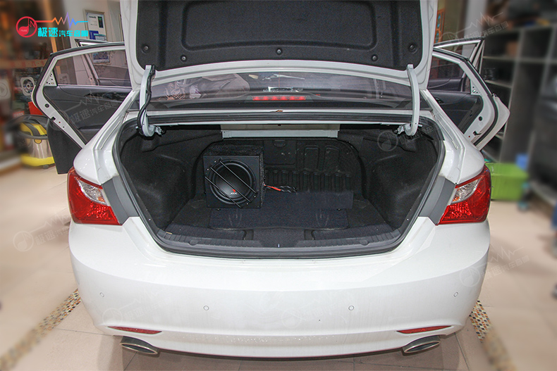 享受好声音强力推荐现代索纳塔8音响改装