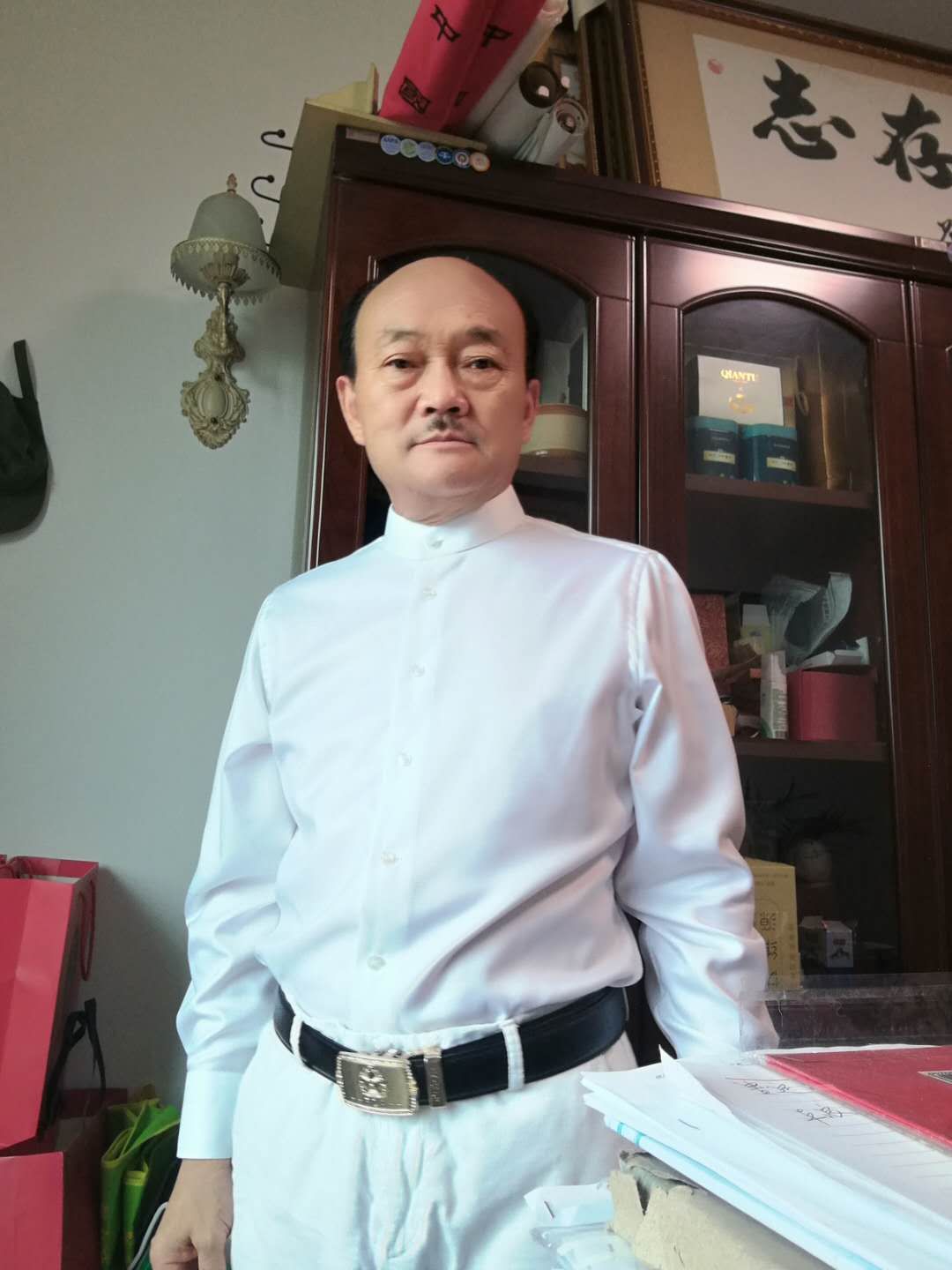 原创杨永安获得中国世纪大采风中国当代新闻人物荣誉称号