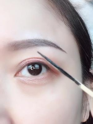 手残党看过来不会画眼线一根牙签帮你搞定