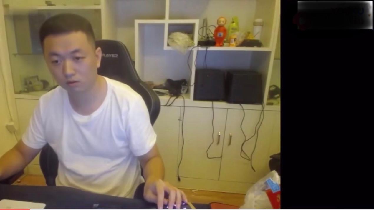 药水哥聊天收到一个字的信息当场号啕大哭网友我也心碎了