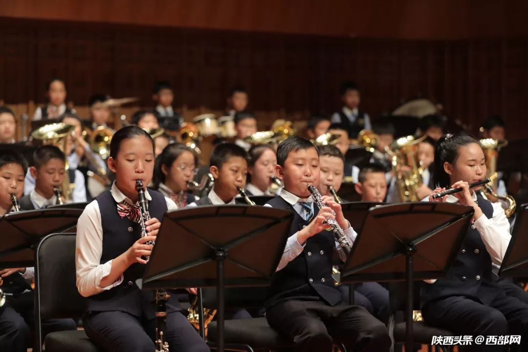 壮丽70年奋斗新时代献礼建国七十周年铁五小音乐会在西安音乐厅上演