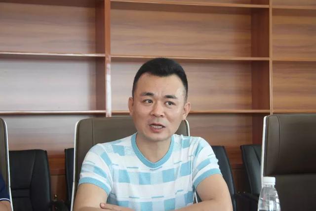 毛晓波会长带队走访联德建设工程公司力邀张谷英乡友陈焕入会