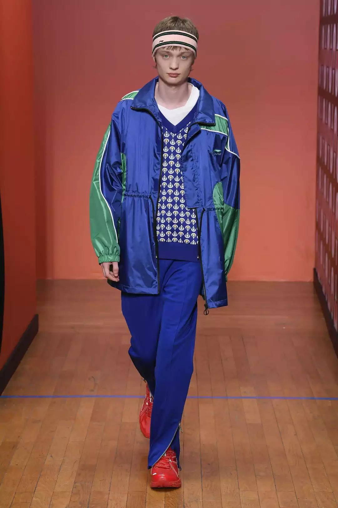 巴黎时装周贰零贰零欢迎来到李宁运动俱乐部