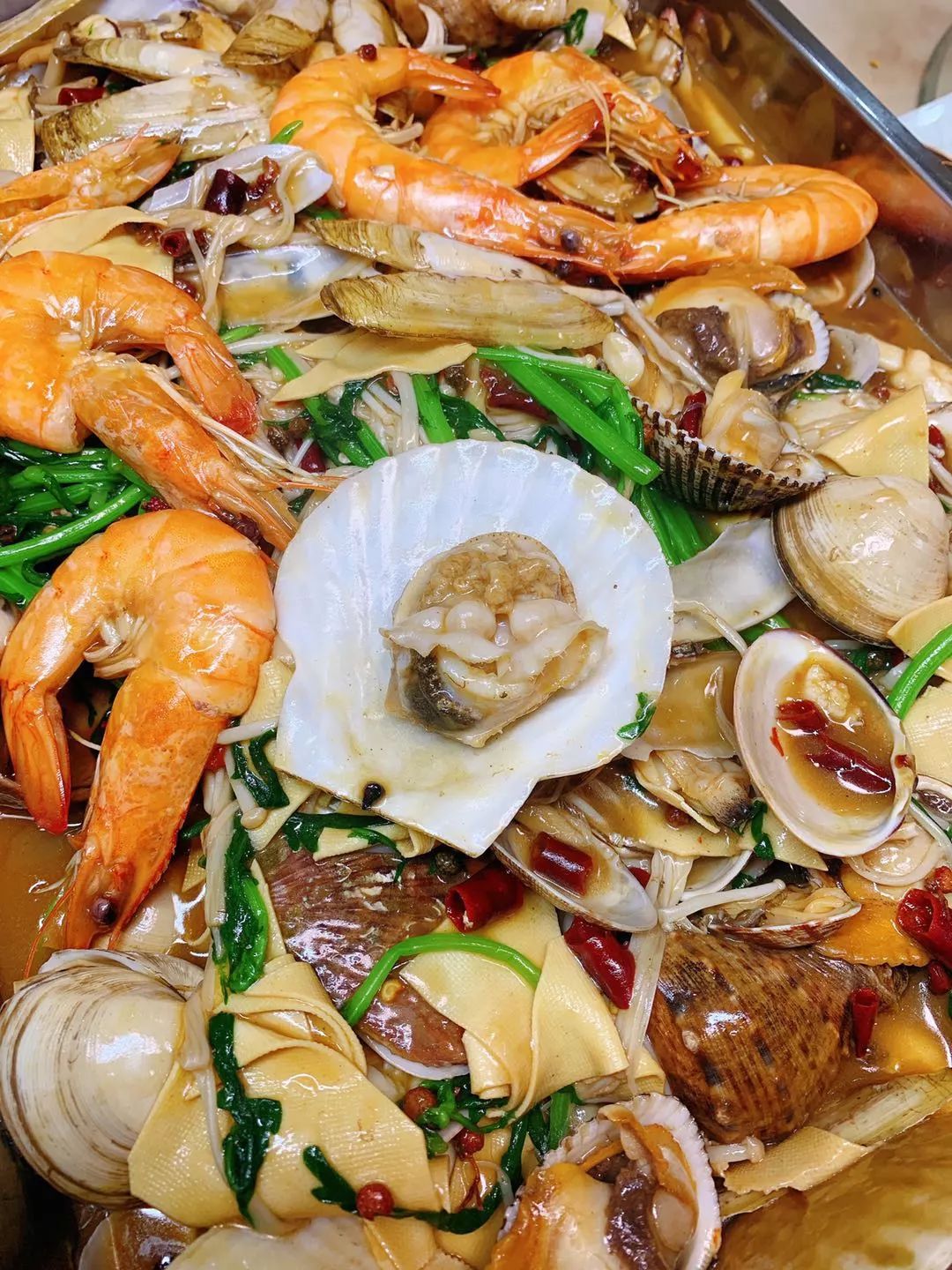 长春最好吃的东港辣炒海鲜百威啤酒免费喝小龙虾吃2斤还送1斤川菜做的