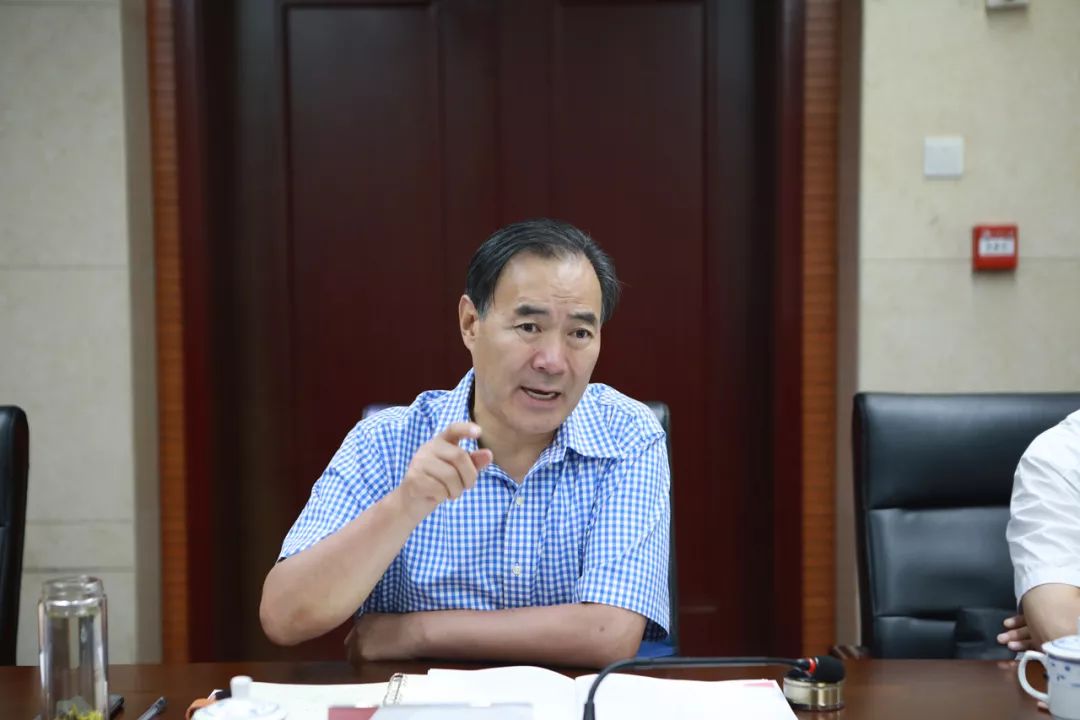 王克军分析了当前安全生产管理工作中普遍存在现象和问题,要求各单位