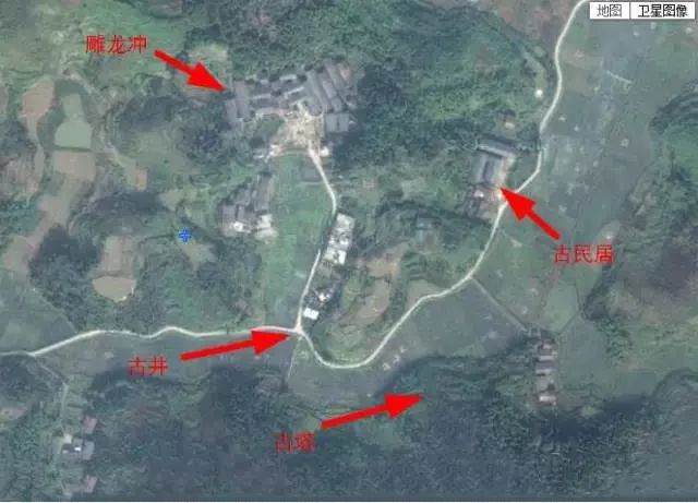 不过找这个村子费了一番周折,因为地图上找不到"雕龙冲"这个地名,地图