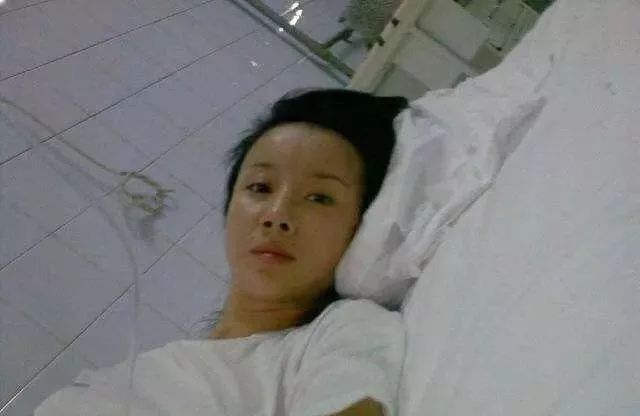 原创生病输液仍俊俏的女星王祖贤眼神迷离美艳动人李冰冰似睡美人