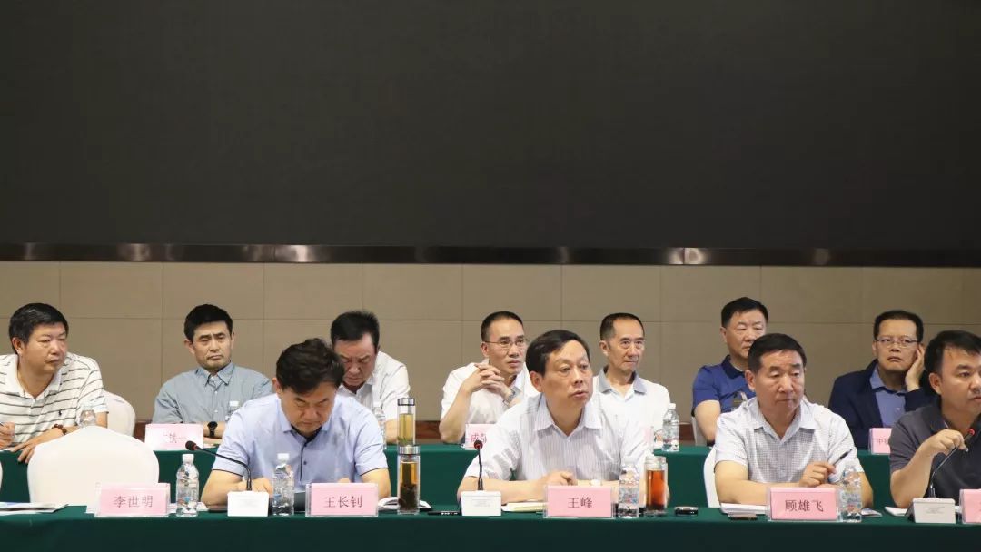 中国国家铁路集团副总工程师王峰,北京局集团副总经理王长钊,河北省铁