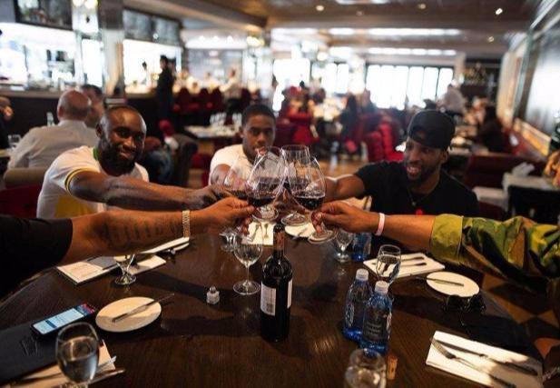 周琦自曝被保罗坑惨,阿泰提前申请工资_科比